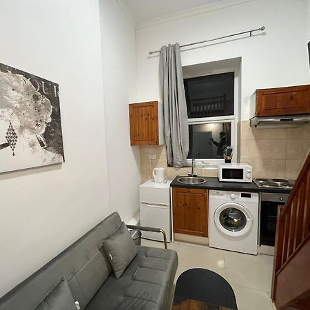 Modern Studios Queenspark London Bilik gambar